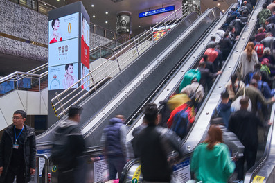 鄭州火車(chē)站LED屏廣告 鄭州火車(chē)站LED屏廣告