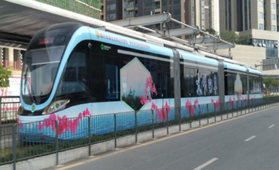 深圳龍華有軌電車(chē)內(nèi)+外包車(chē)廣告