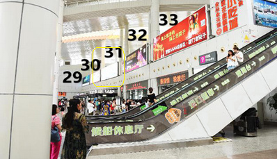 廈門郵輪中心售票區(qū)上方右側(cè)墻面燈箱廣告 廈門郵輪中心售票區(qū)上方右側(cè)墻面燈箱廣告