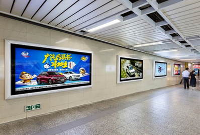 1、2、10號(hào)線小12封燈箱廣告