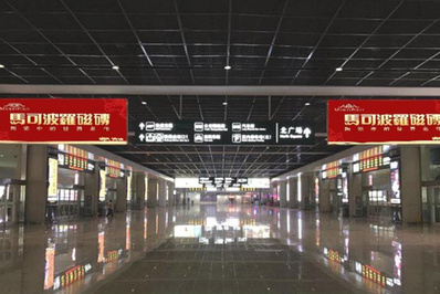 出站通道吊旗燈箱廣告 出站通道吊旗燈箱廣告