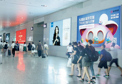 寧波站出站通道墻面燈箱廣告 寧波站出站通道墻面燈箱廣告