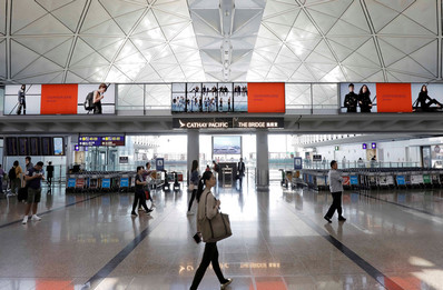 香港機(jī)場(chǎng)出發(fā)區(qū)六樓西大堂燈箱廣告 香港機(jī)場(chǎng)出發(fā)區(qū)六樓西大堂燈箱廣告