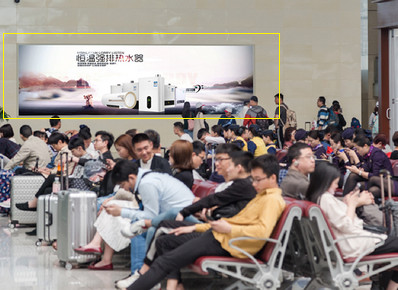 鄭州東站出發(fā)層北進(jìn)站口墻面燈箱廣告 鄭州東站出發(fā)層北進(jìn)站口墻面燈箱廣告