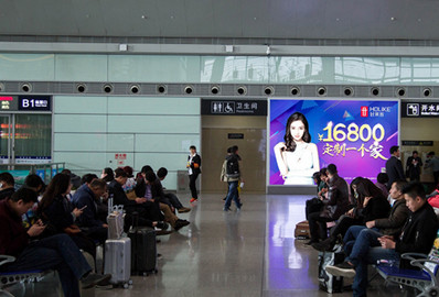 西安北站出發(fā)層候車大廳落地?zé)粝鋸V告 西安北站出發(fā)層候車大廳落地?zé)粝鋸V告