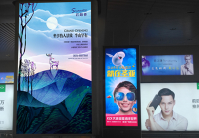 長春西站出站通道立柱燈箱廣告 長春西站出站通道立柱燈箱廣告