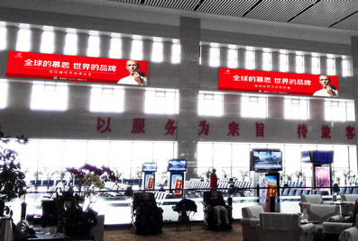 長春西站侯車室北側(cè)高架夾層燈箱廣告 長春西站侯車室北側(cè)高架夾層燈箱廣告