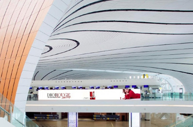 北京大興機(jī)場國內(nèi)出發(fā)辦票大廳燈箱廣告 北京大興機(jī)場國內(nèi)出發(fā)辦票大廳燈箱廣告