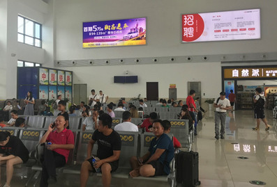 云浮東站候車(chē)廳墻面燈箱廣告 云浮東站候車(chē)廳墻面燈箱廣告