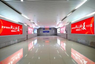 南江口站進(jìn)出站通道兩側(cè)壁掛燈箱廣告 南江口站進(jìn)出站通道兩側(cè)壁掛燈箱廣告