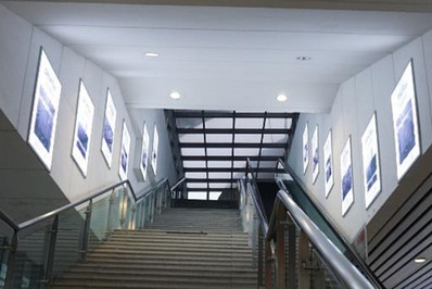 南頭站A1、B1電梯通道小燈箱廣告