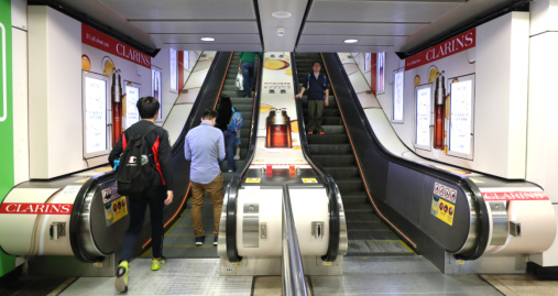 時代廣場扶手電梯數(shù)碼屏廣告 時代廣場扶手電梯數(shù)碼屏廣告