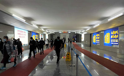 惠東站出站通道墻體燈箱 惠東站出站通道墻體燈箱