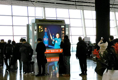 天津機(jī)場(chǎng)候機(jī)廳風(fēng)塔燈箱廣告 天津機(jī)場(chǎng)候機(jī)廳風(fēng)塔燈箱廣告