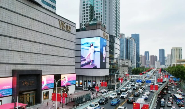 武漢武商MALL世貿(mào)廣場雙面LED廣告投放，武漢戶外大屏廣告