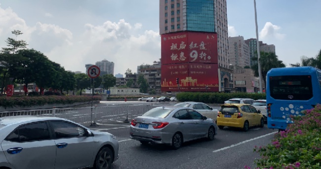 佛山城門頭南國酒店大牌廣告價格，佛山戶外大牌廣告投放
