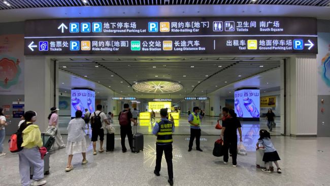 惠州北站出站廣場(chǎng)包柱LED廣告投放，惠州北高鐵站大屏廣告價(jià)格