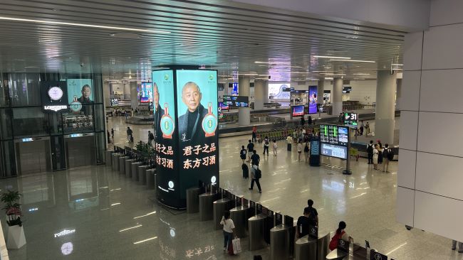 廣州白云機(jī)場(chǎng)行李大廳中央包柱投放，廣州機(jī)場(chǎng)大屏廣告價(jià)格