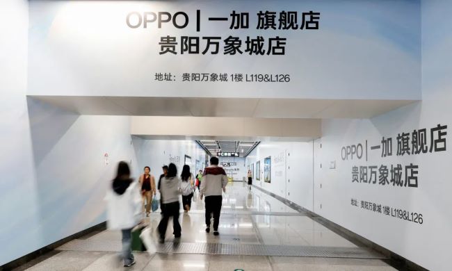 貴陽地鐵1號(hào)線貴陽火車站通道墻貼廣告，貴陽地鐵廣告價(jià)格