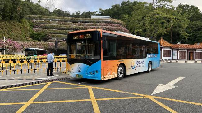 深圳公交車身廣告：流動視窗的多維觸達價值